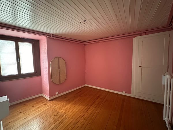 Appartement entièrement rénové avec jardin privatif au cœur de la Basse-Ville de Fribourg 2