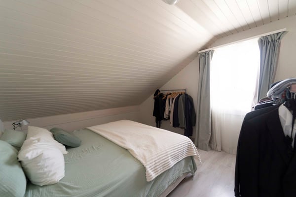 Appartement de 4.5 pièces sous les toits avec séjour entièrement repensé 11
