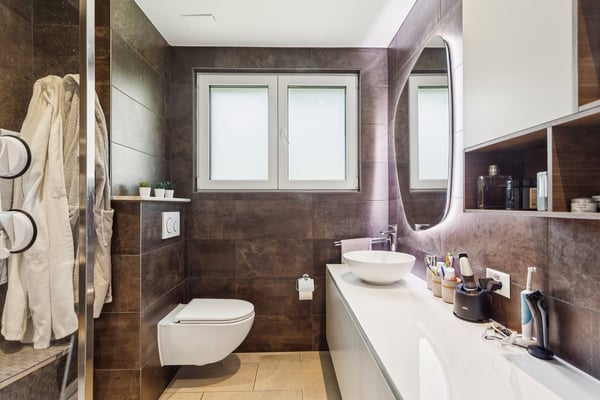 Un appartement rénové de 5.5 pièces au cœur de Villars-sur-Glâne 3