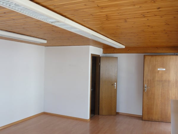 Büro-Gewerbe zum vermieten 3
