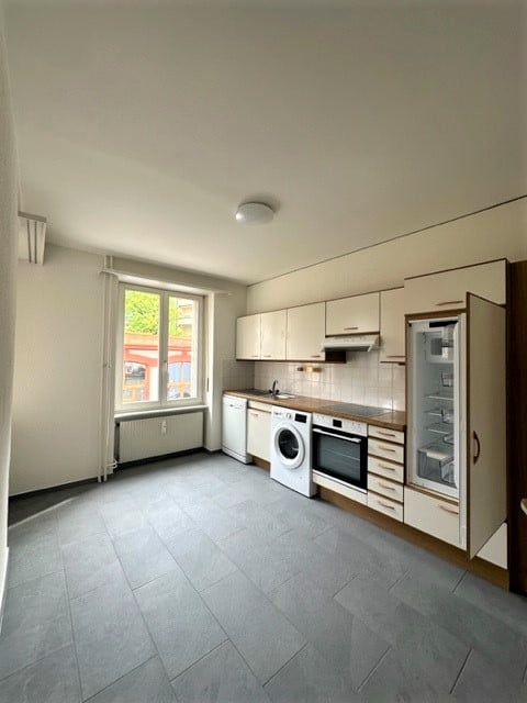 Helle 4-Zimmer-Wohnung in Basel 2