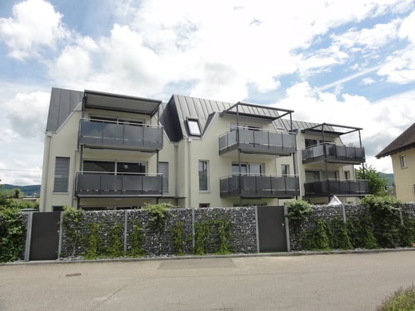 Helle 3.5-Zimmer-Dachwohnung an der Hauptstrasse in Reinach