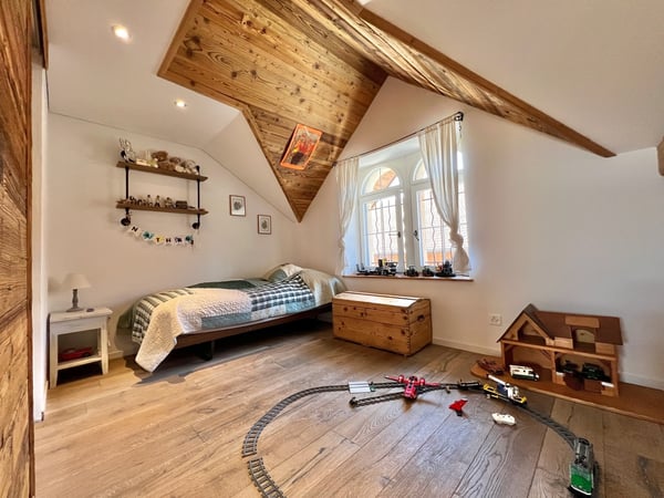 Villa de 6,5 pièces, grand jardin, piscine,... 8
