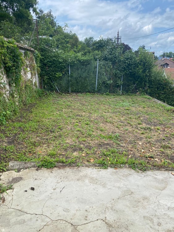 Plus que deux espaces disponibles! Découvrez un jardin, véritable havre de paix, en plein coeur de la ville de Fribourg ! 5
