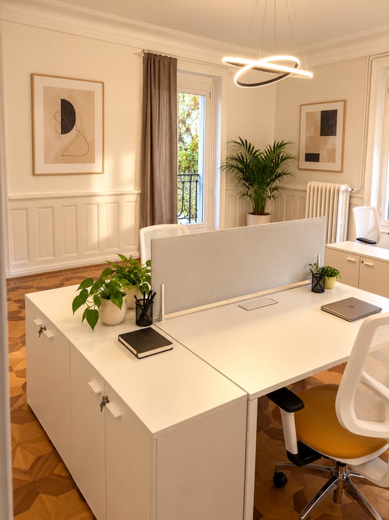 BUREAU PARTAGÉ DE 4 POSTES DE TRAVAIL 4