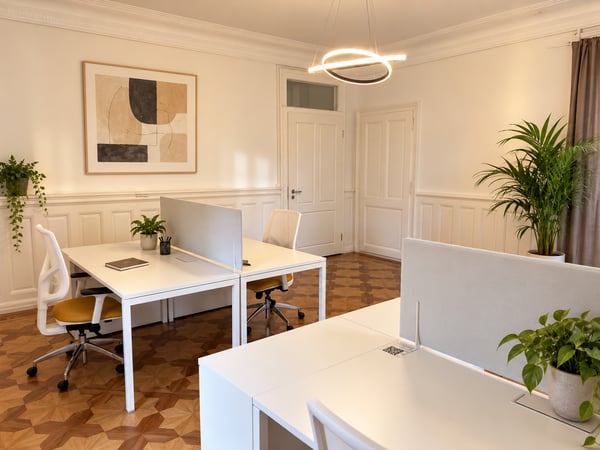 BUREAU PARTAGÉ DE 4 POSTES DE TRAVAIL 2