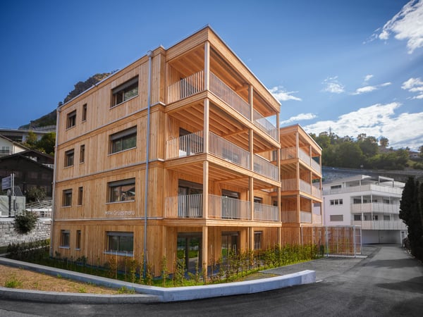Neubau Erdgeschosswohnung mit 150 m2 privatem Spiel - oder Blumenrasen 2