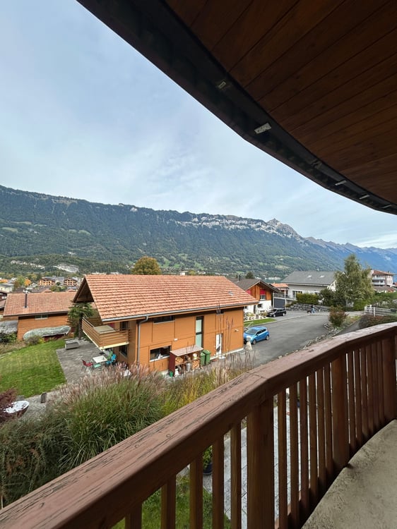 grosszügige Wohnung mit zwei Balkonen in Bönigen 1