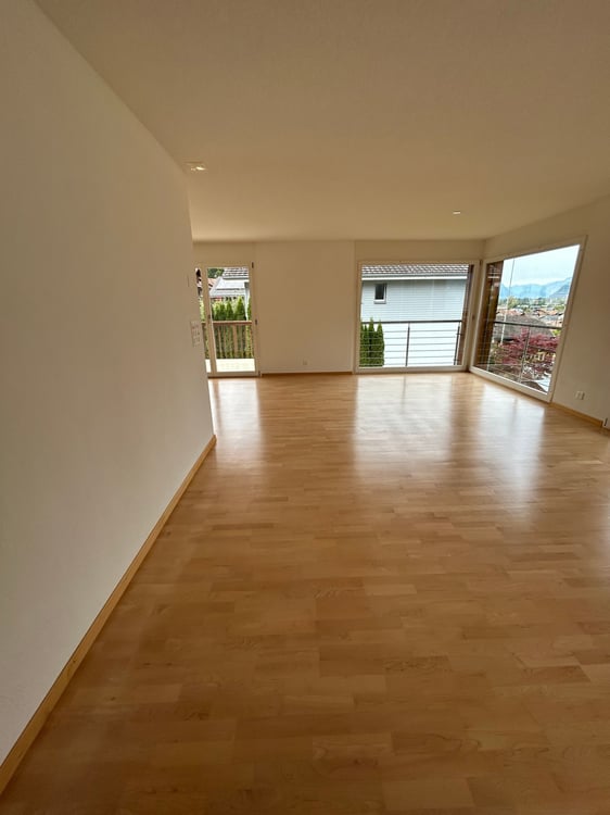 grosszügige Wohnung mit zwei Balkonen in Bönigen 8