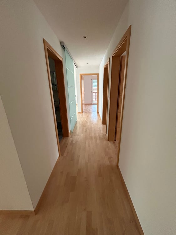 grosszügige Wohnung mit zwei Balkonen in Bönigen 4