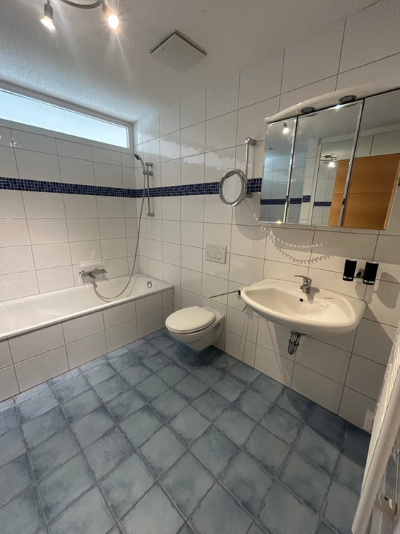 grosszügige Wohnung mit zwei Balkonen in Bönigen 12