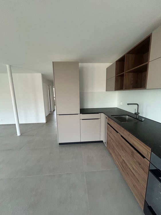 frisch sanierte 4.5-Zimmer-Wohnung mit Balkon im Herzen von Belp 2