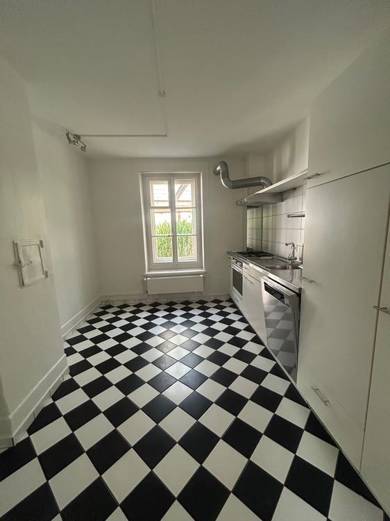 Grosszügige 5.5-Zimmerwohnung an attraktiver Lage 12