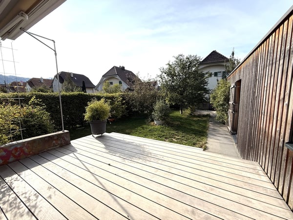 Stilvoll modernisiertes Doppeleinfamilienhaus mit hochwertigem Ausbau, Garten und viel Wohnqualität 10