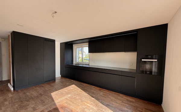 Stilvoll modernisiertes Doppeleinfamilienhaus mit hochwertigem Ausbau, Garten und viel Wohnqualität 3