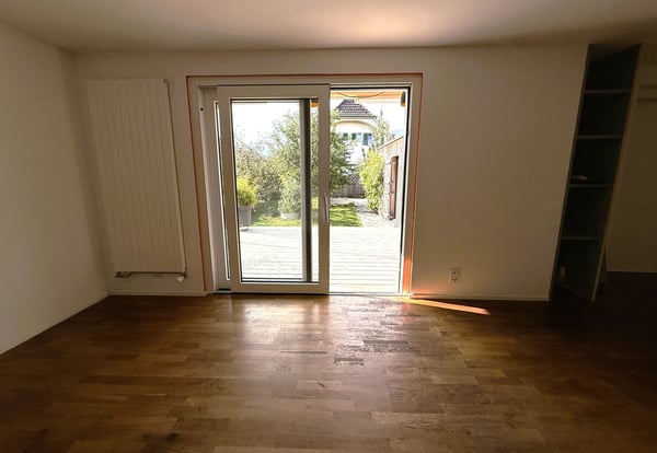 Stilvoll modernisiertes Doppeleinfamilienhaus mit hochwertigem Ausbau, Garten und viel Wohnqualität 8