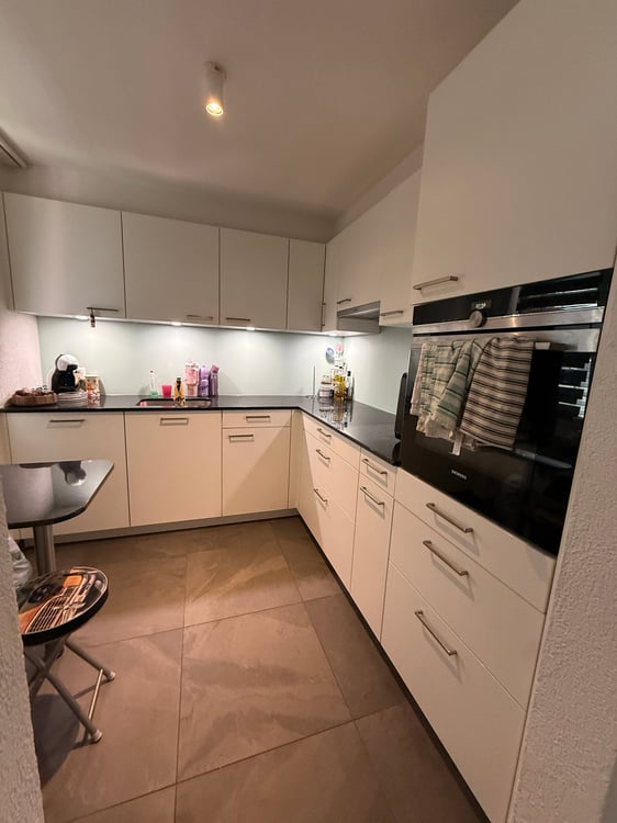Charmante 3.5-Zimmer-Wohnung mit Balkon und schöner Aussicht in Thun 2