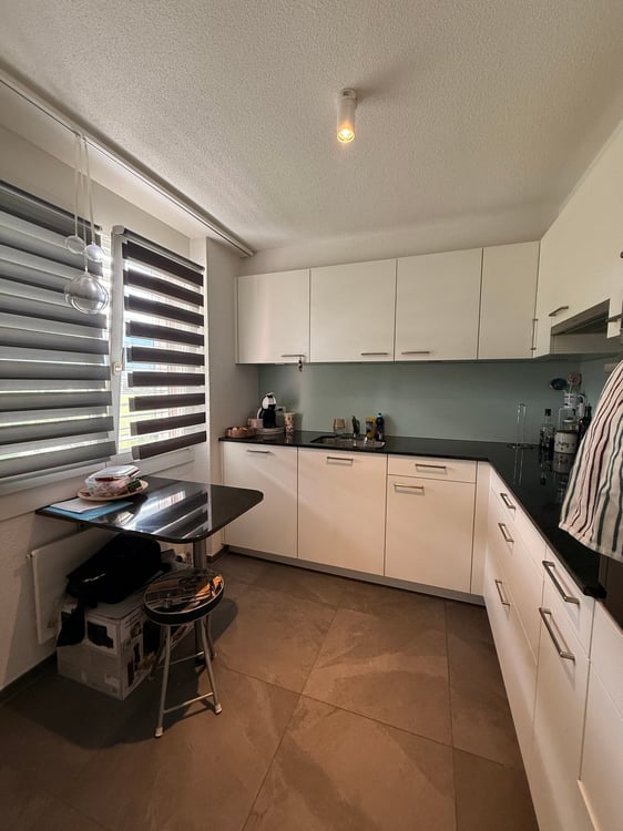 Charmante 3.5-Zimmer-Wohnung mit Balkon und schöner Aussicht in Thun 3