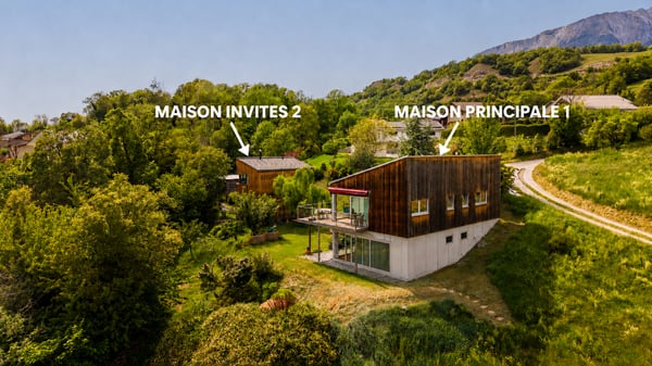 Deux maisons d'architecte dans un écrin naturel préservé à Ayent 1