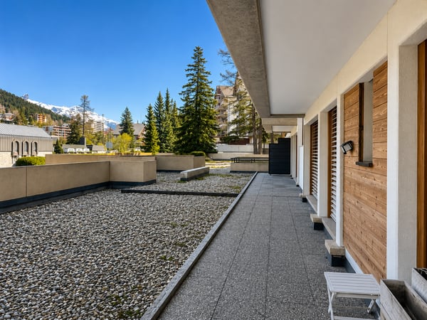 Prime 4.5-Room Apartment in Central Crans-Montana 2