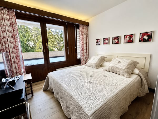 Prime 4.5-Room Apartment in Central Crans-Montana 6