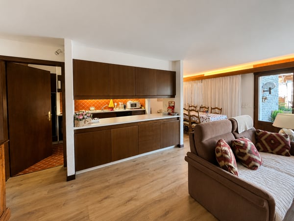 Prime 4.5-Room Apartment in Central Crans-Montana 9