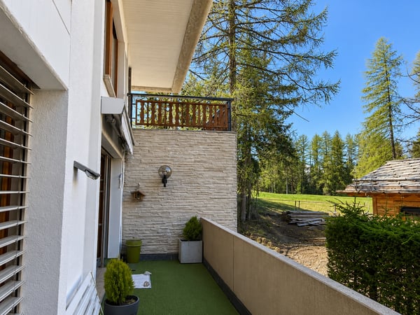 Prime 4.5-Room Apartment in Central Crans-Montana 3