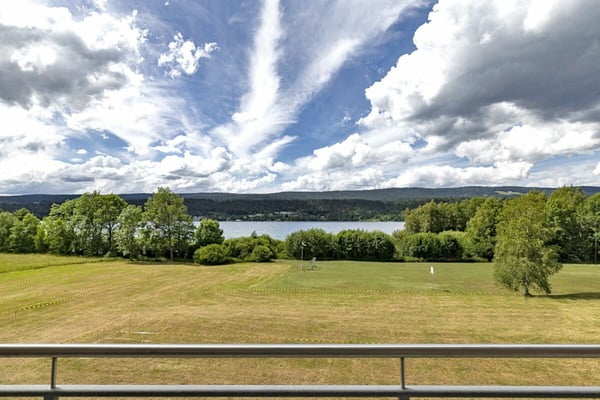 Le privilège d'une première ligne face au lac 9