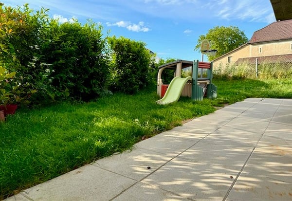 Spacieux appartement de 5.5 pièces avec jardin privé à Coffrane 5