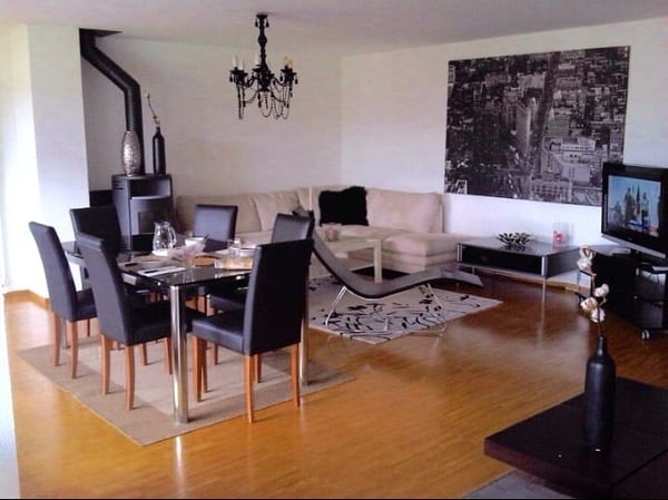 Charming 1.5-Room Furnished Apartment in Historic Montpreveyres 2