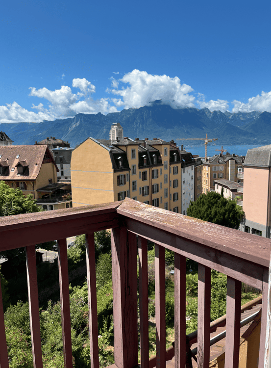 Charmant appartement sous les toits de 2.5 pièces à Montreux
