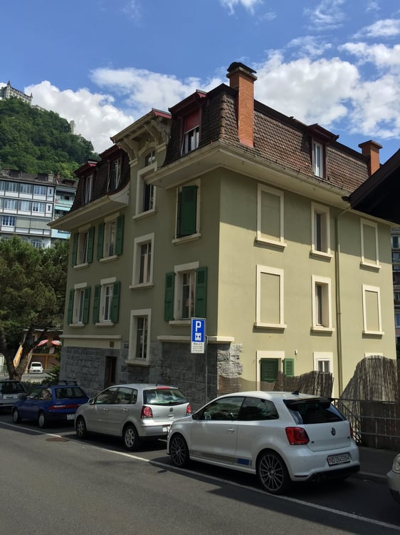 Charmant appartement sous les toits de 2.5 pièces à Montreux 3
