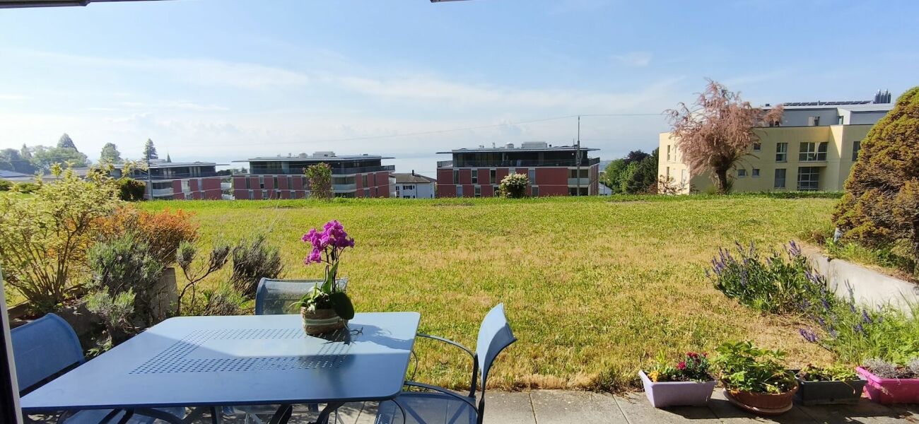 Appartement de 2.5 p. avec terrasse et jardin