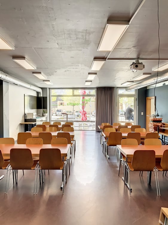 SUR LA COMMUNE DE MARTIGNY - IMMEUBLE HABITATION ET COMMERCIAL 7