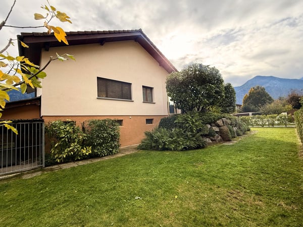 MAGNIFIQUE VILLA rénovée avec terrain à FULLY 5