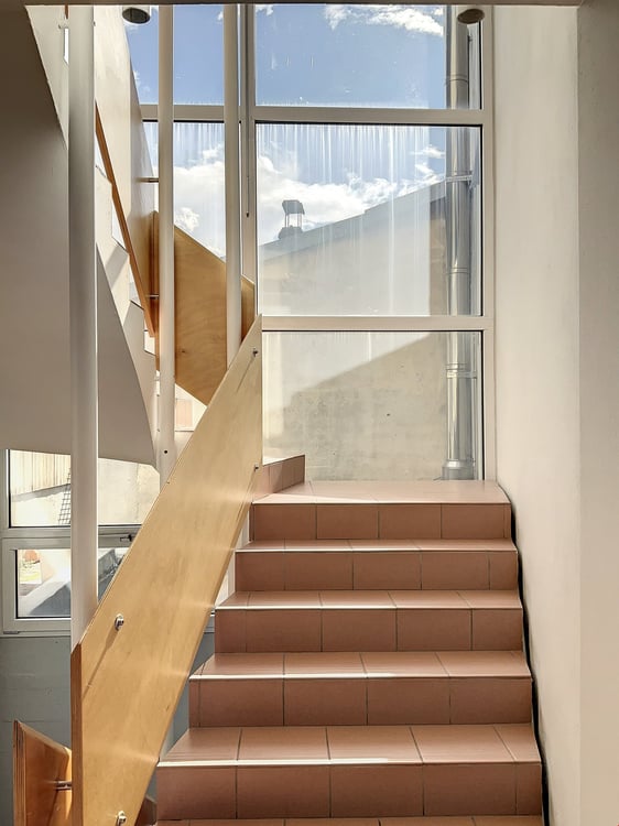 SUR LA COMMUNE DE MARTIGNY - IMMEUBLE HABITATION ET COMMERCIAL 8