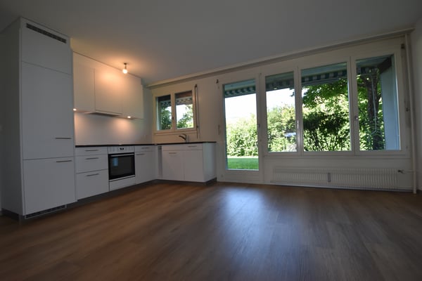 Moderne und lichtdurchflutete Wohnung per 1. November zu vermieten! 2