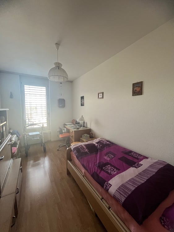 1.0-Zimmerwohnung im 4. OG zu vermieten (Lift vorhanden) 7