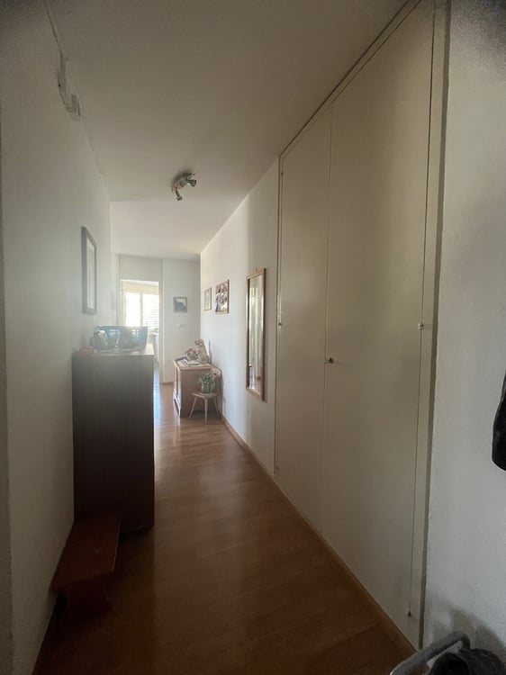 1.0-Zimmerwohnung im 4. OG zu vermieten (Lift vorhanden) 4