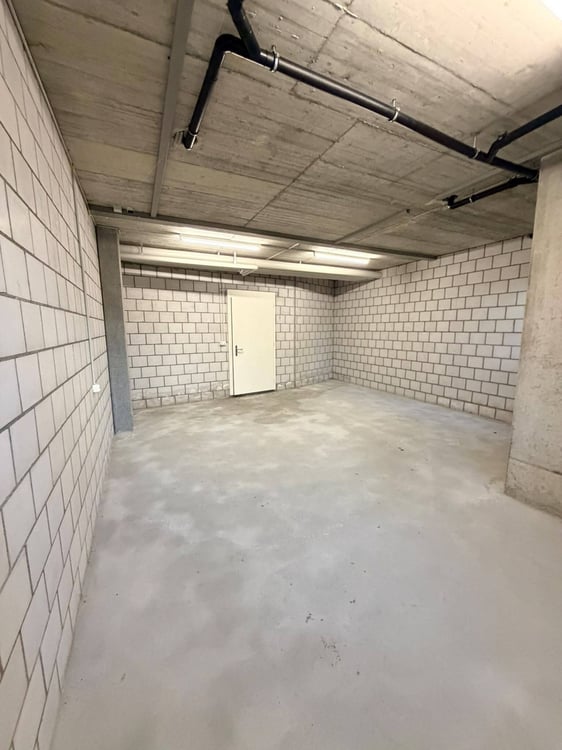 Heller, grosszügiger Raum mit 34 m2 in Moosseedorf zu vermieten 2