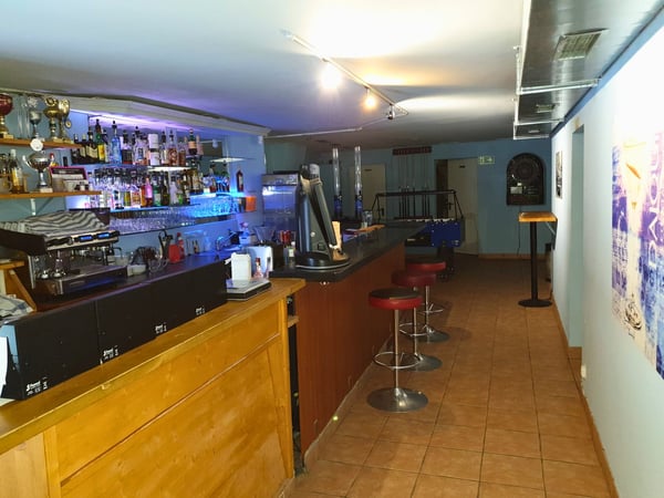 Bar au cœur du centre historique d'Yverdon – Une opportunité unique 3