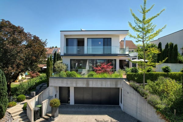 Architektenvilla mit Pool - Wohnqualität auf höchstem Niveau 2