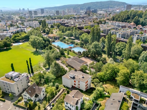 3.5-Zimmer-Topgeschosswohnung mit Cheminée und Parkplatz 2