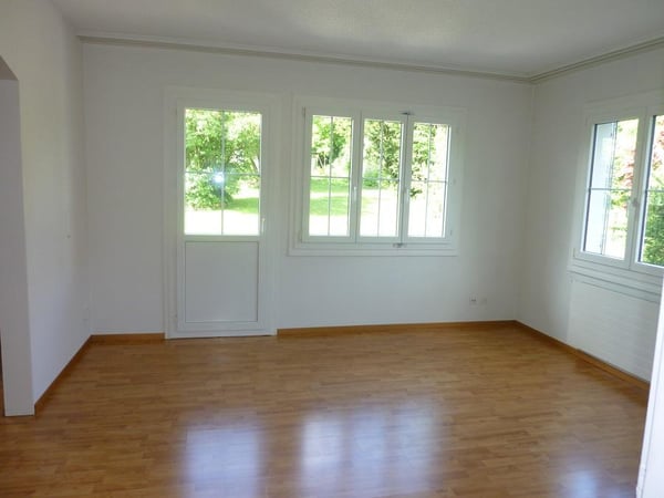 Charmante Doppeleinfamilienhaus-Hälfte mit grossem Garten 2