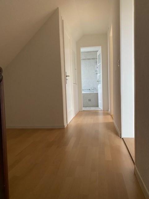 Charmante Doppeleinfamilienhaus-Hälfte mit grossem Garten 7