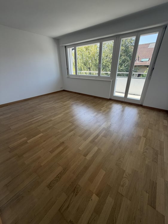 Helle 4-Zimmer-Wohnung mit Balkon und Weitsicht bis zu den Alpen 3