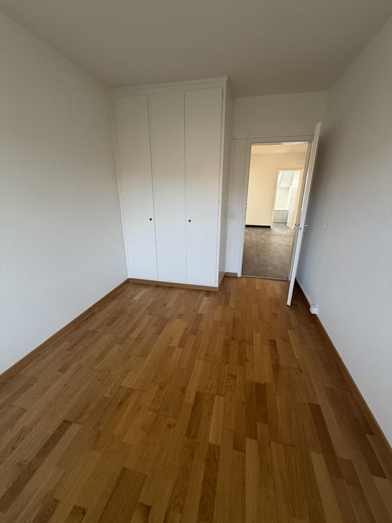 Helle 4-Zimmer-Wohnung mit Balkon und Weitsicht bis zu den Alpen 8