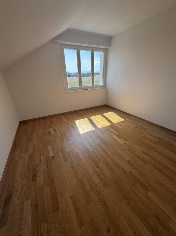 Helle 4-Zimmer-Wohnung mit Balkon und Weitsicht bis zu den Alpen 6