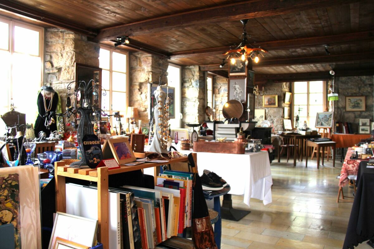 Restaurant / Hotel 