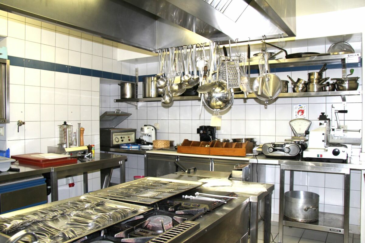 Restaurant / Hotel 